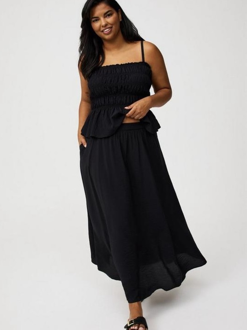 Size 0 / 0X Torrid black rayon top & skirt set